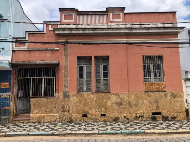 CASA PARA VENDA NO CENTRO